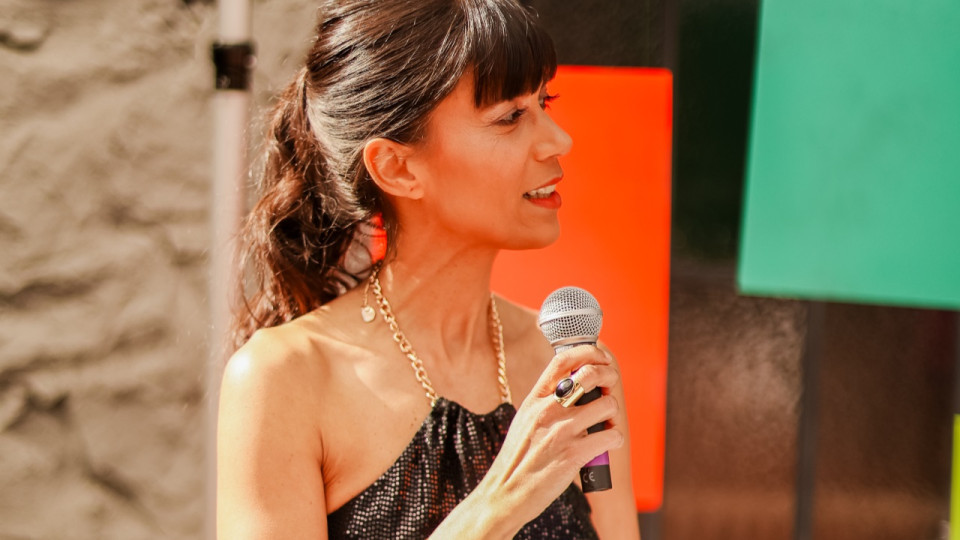 "Un métier qui gagne à être connu" : cette Lyonnaise est désormais officiante de cérémonie laïque