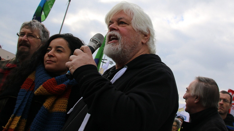 Lyon : un rassemblement de soutien à Paul Watson (Sea Shepherd)