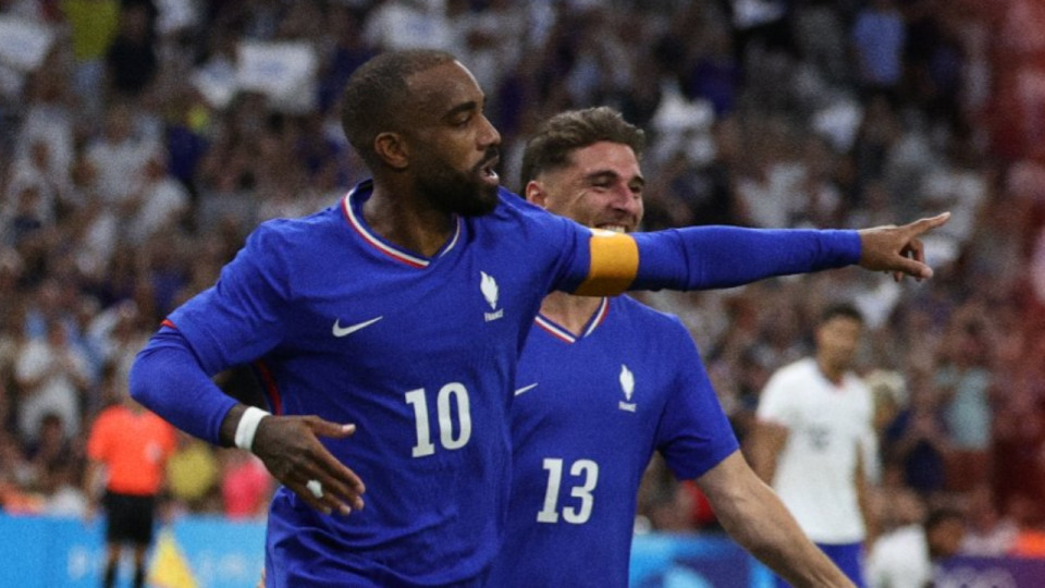 Capitaine des Bleus ce lundi soir à Lyon, Alexandre Lacazette "accomplit un rêve"