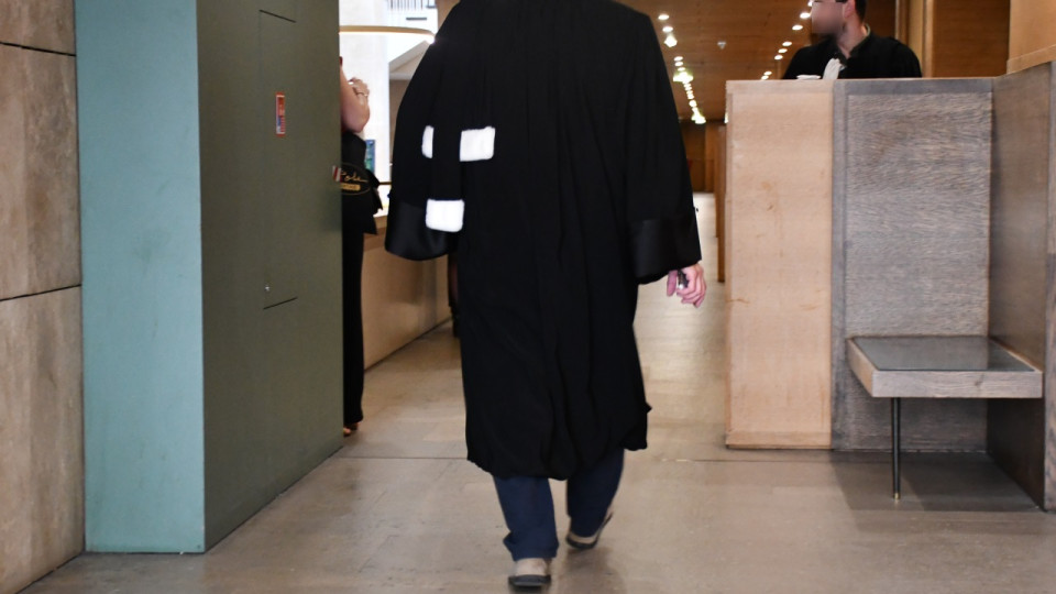 Sans permis de conduire, il livrait de la cocaïne : le suspect condamné à de la prison ferme