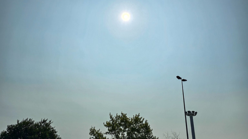 Les fumées des incendies du Canada perturbent le ciel à Lyon