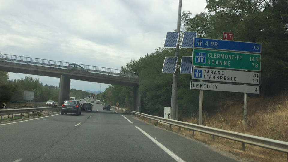 Pr&egrave;s de Lyon : un pi&eacute;ton mortellement percut&eacute; sur l'A89