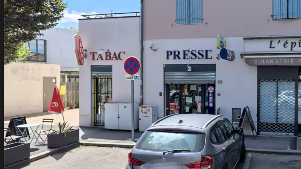 Près de Lyon : un boxeur intervient pour protéger une vendeuse lors d’un braquage à Millery