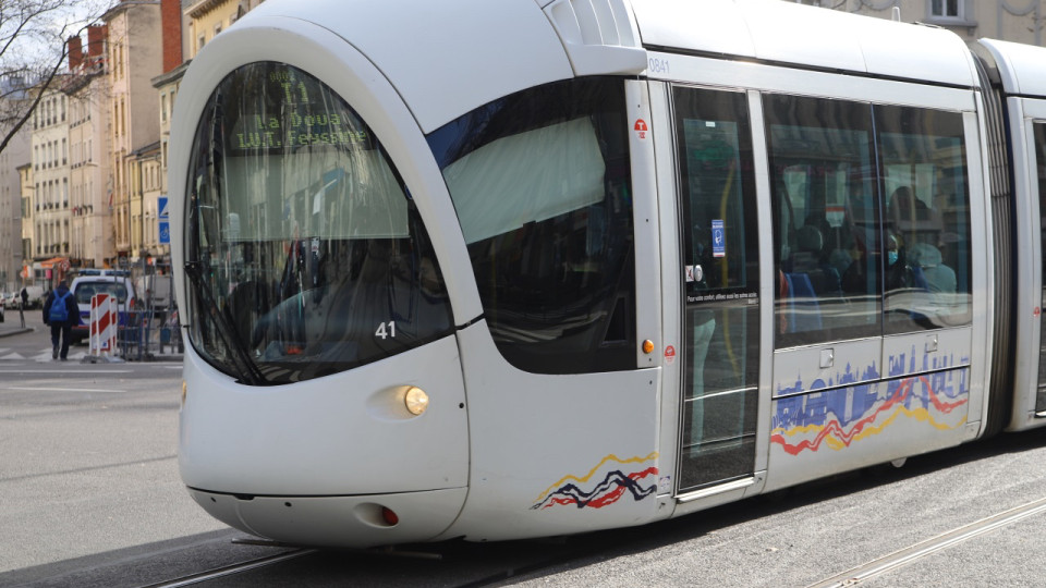 Près de Lyon : une adolescente percutée par le tramway T3 à Décines