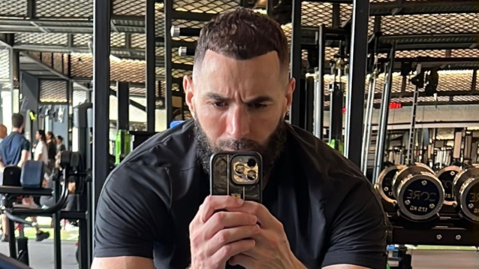 Karim Benzema ressort une vieille photo de lui à l’OL : encore un tweet énigmatique de l’attaquant français