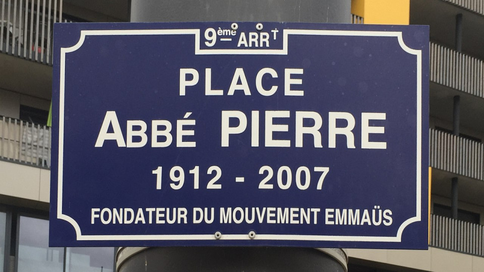 Lyon : la place Abbé Pierre débaptisée à titre exceptionnel
