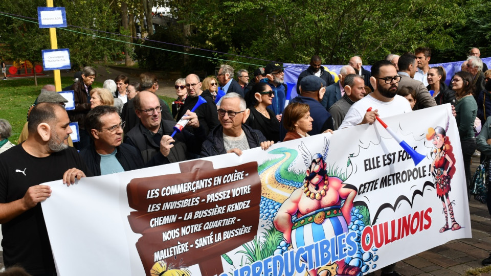 "Poignée d'excités", "plus d'arbres que de manifestants" : les écologistes se moquent du rassemblement de leurs opposants