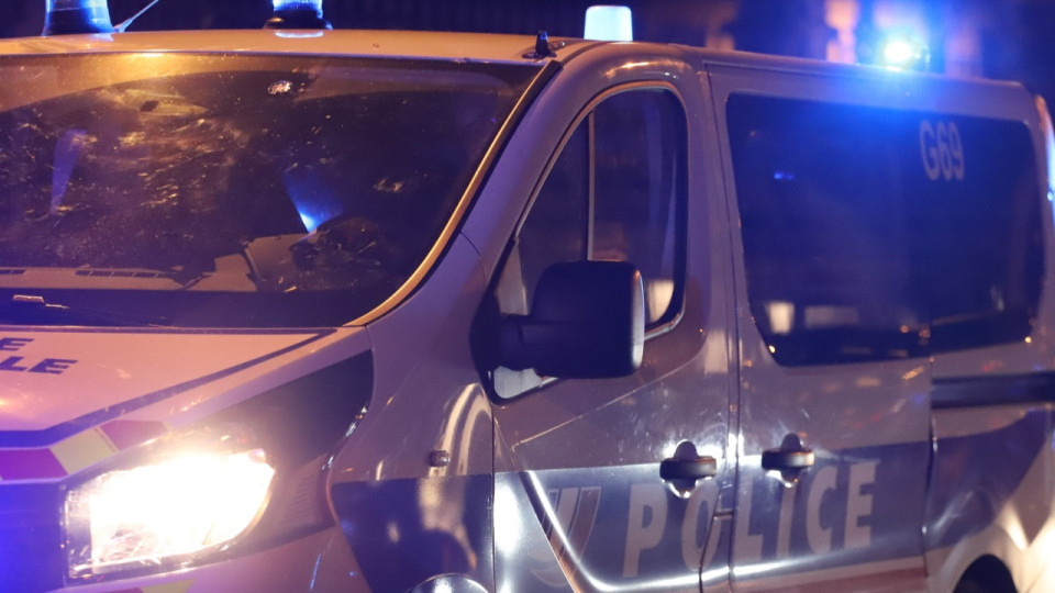 Villeurbanne : arrêté pour un vol à la roulotte, il crache sur un policier  