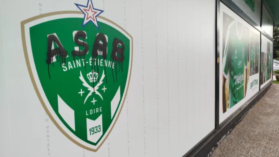 A un mois du derby, les installations de l'ASSE dégradées par des supporters de l'OL