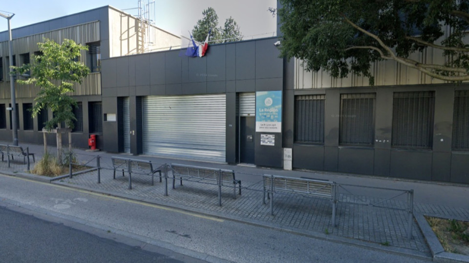 Tirs de mortiers d'artifice et feux de poubelles : le lycée Lumière attaqué à son tour à Lyon