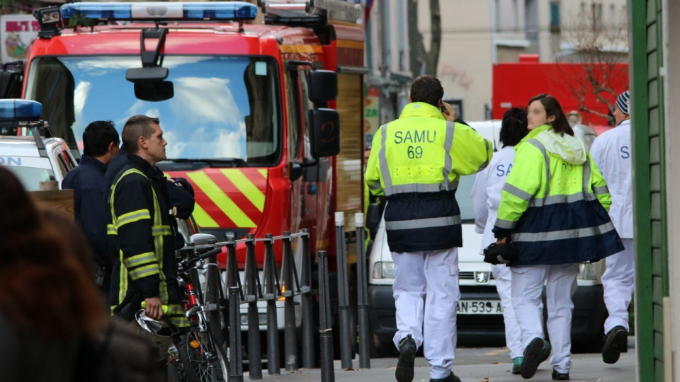 Intempéries à Lyon : le Gier dépasse une digue, un quartier de Givors évacué