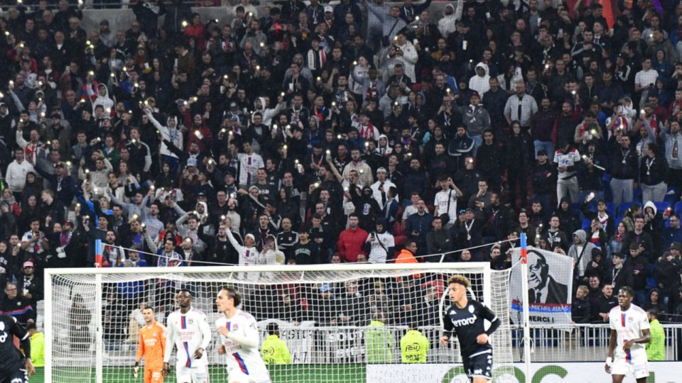 Interdit de stade après des violences à Marseille, un supporter de l’OL peut revenir en tribunes en attendant son procès en appel