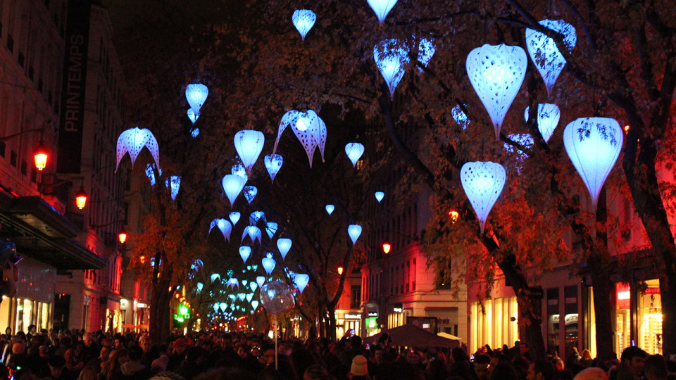 Lyon : la mairie va doubler son enveloppe pour les illuminations de Noël cette année