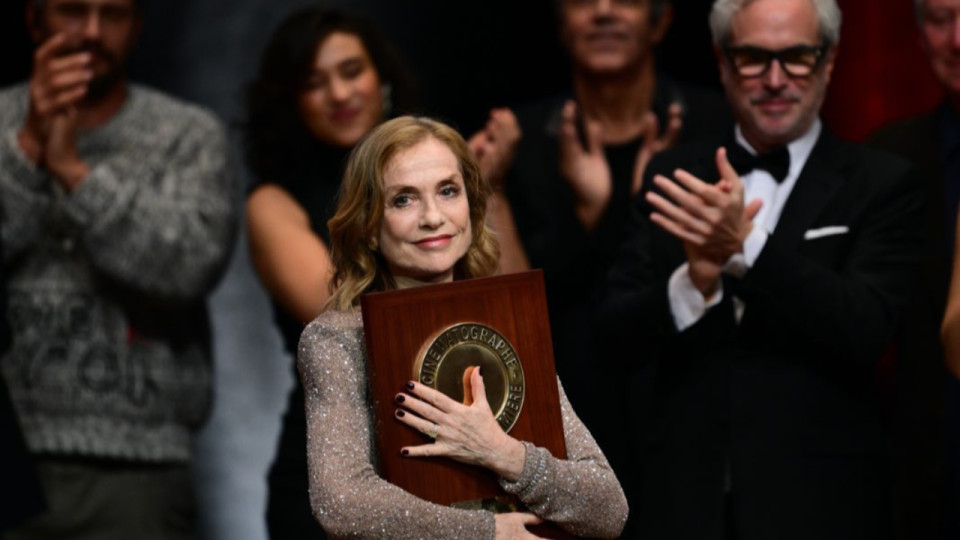 Isabelle Huppert, Prix Lumière à Lyon : "Ce moment lumineux sera un souvenir pour toujours"