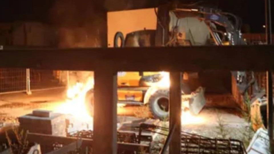 Incendie d’un engin de chantier à Villeurbanne : des militants écologistes revendiquent