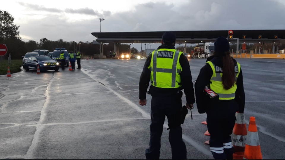 Au sud de Lyon : près d'une tonne d'ecstasy interceptée sur l'A7, au péage de Reventin-Vaugris