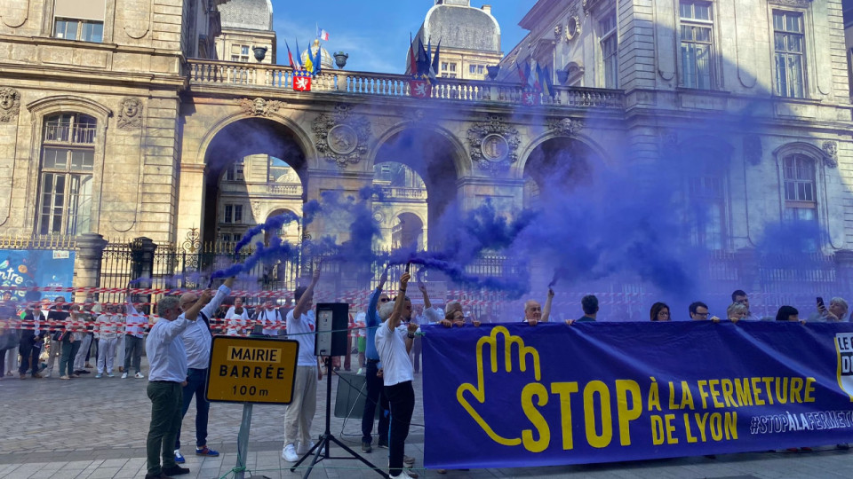 Des commerçants sèchent les assises du Commerce, le collectif des Défenseurs de Lyon dénonce "le mépris" de Grégory Doucet