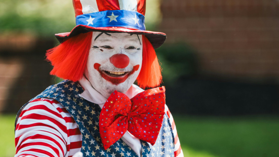 Lyon : il cambriole un commerce avec un masque de clown  