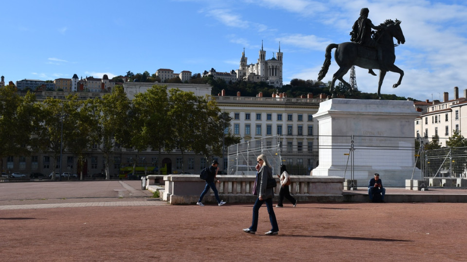 Fermer le parking pour végétaliser la place Bellecour ? Bruno Bernard a tranché