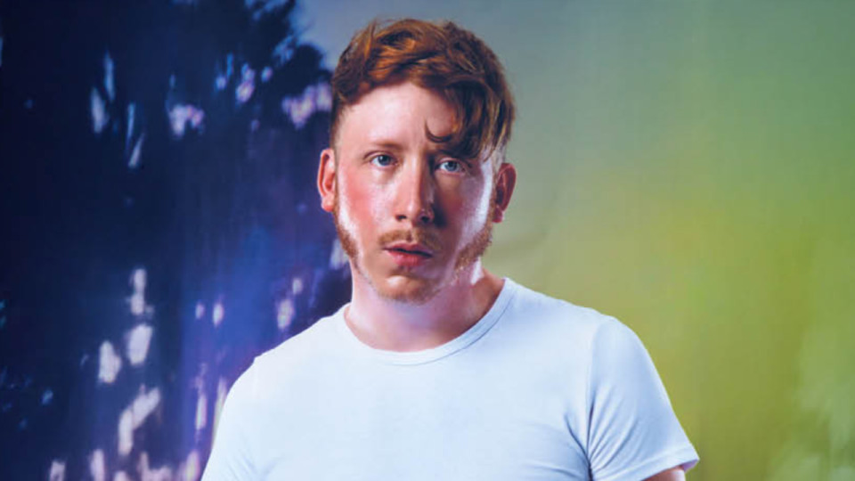 Eddy de Pretto en concert près de Lyon en 2025