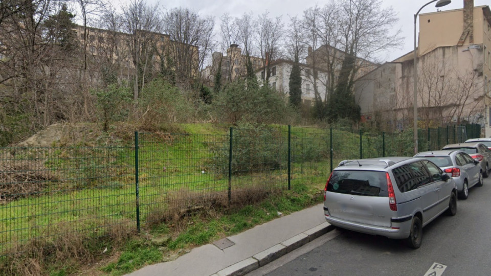 Confirmation de l'annulation de la vente d'un terrain à Lyon : la friche du Mont Sauvage restera un espace végétalisé