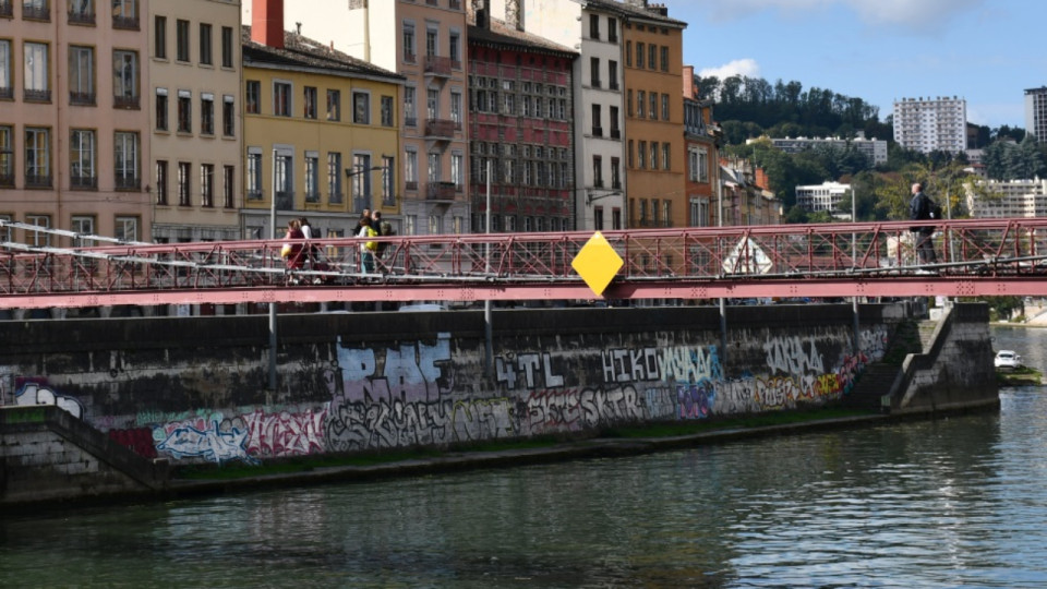 Tags sur les quais de Saône : Métropole et Ville de Lyon se mettent enfin d'accord pour les enlever