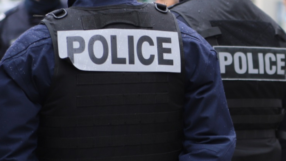 Lyon : deux SDF arrêtés en possession d'un gilet pare-balles et de menottes de police