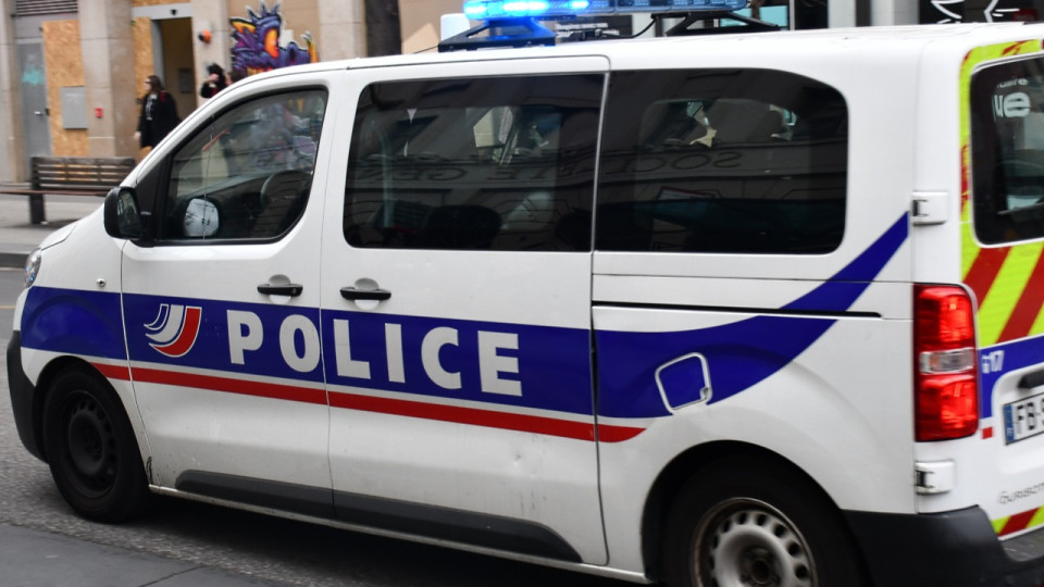 Touché au pied par des tirs d'arme à feu à Vénissieux : trois interpellations