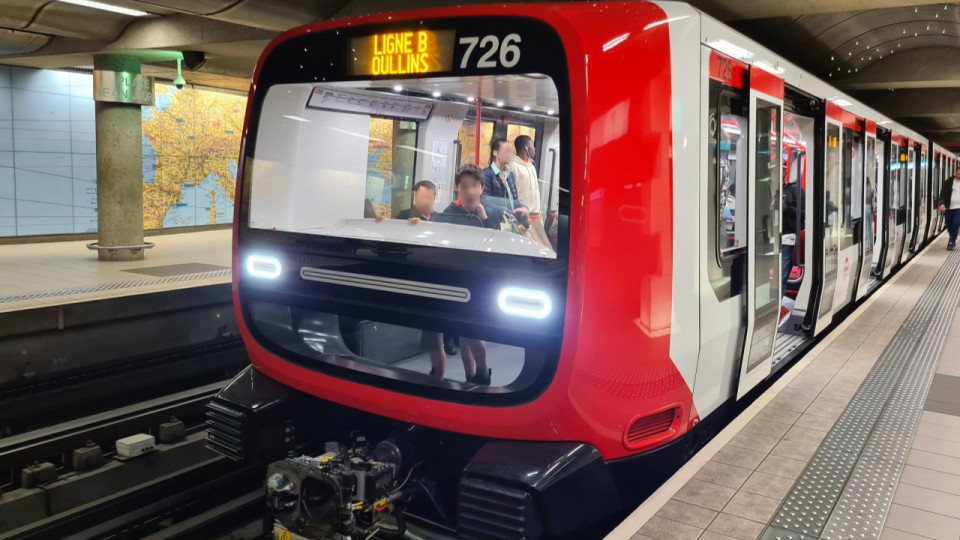 Le métro B à l'arrêt ce dimanche matin : des bus relais prévus jusqu'à midi