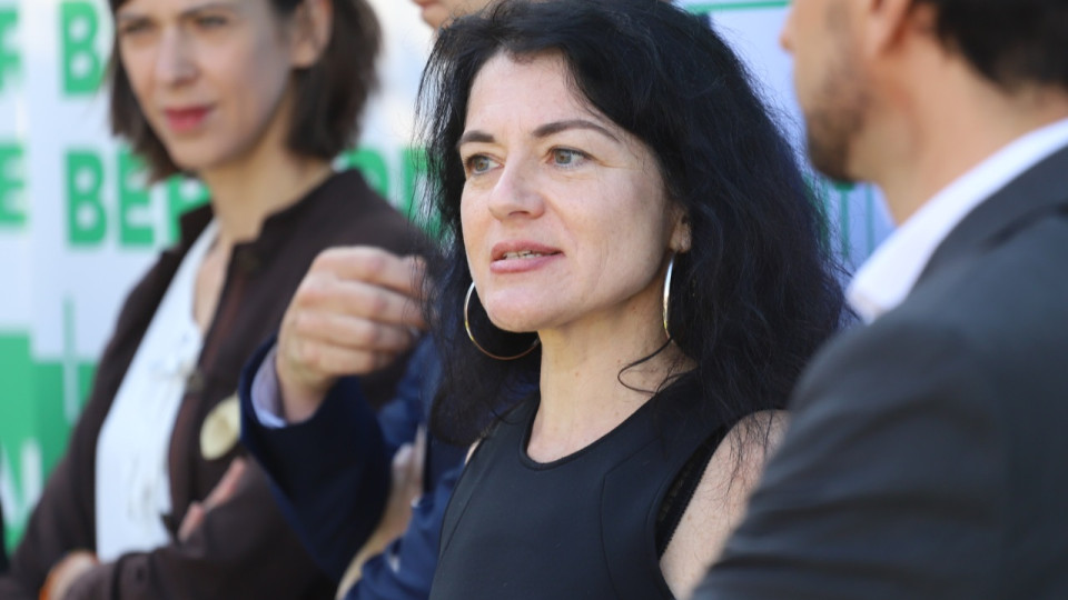 Lyon : Nathalie Perrin-Gilbert reprend la parole et parle de "refonder une gauche à la lyonnaise"