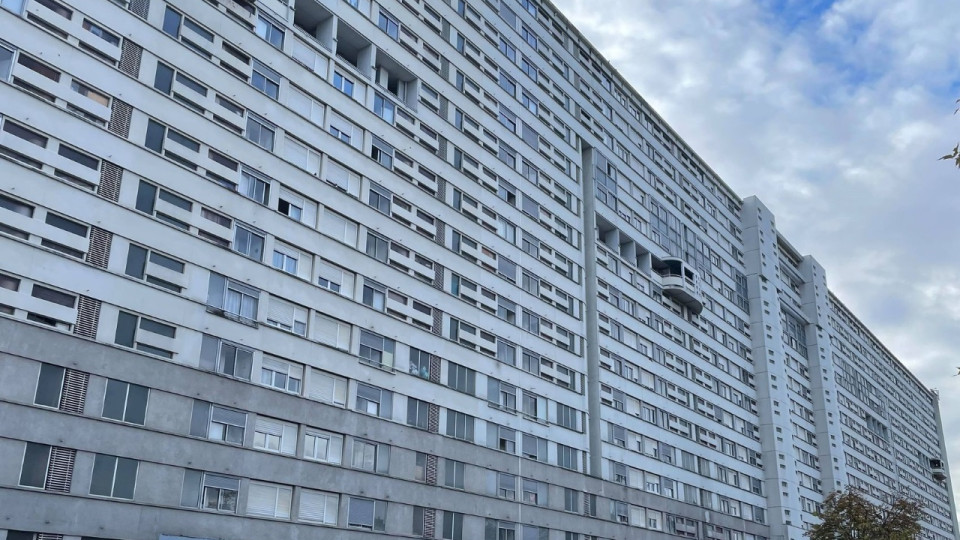 Corps retrouvé au pied de la barre Sakharov à Lyon : il s'agit d'un suicide