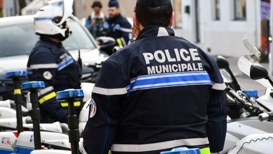 Près de Lyon : un forcené alcoolisé menace de tirer avec une arme