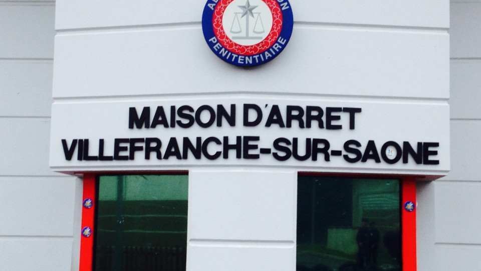 Début d’incendie à la prison de Villefranche-sur-Saône : une cellule touchée