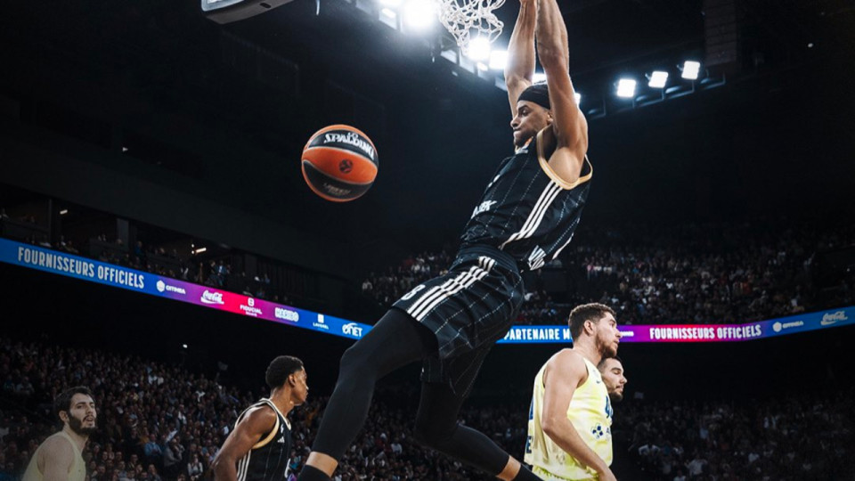 L'ASVEL bat Barcelone et fait chavirer la LDLC Arena (100-94)
