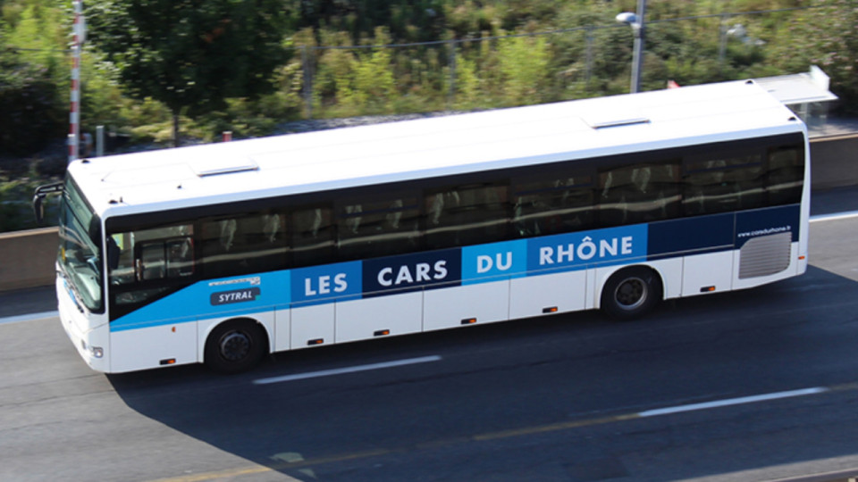 Près de Lyon : un car termine dans un fossé, la circulation bloquée