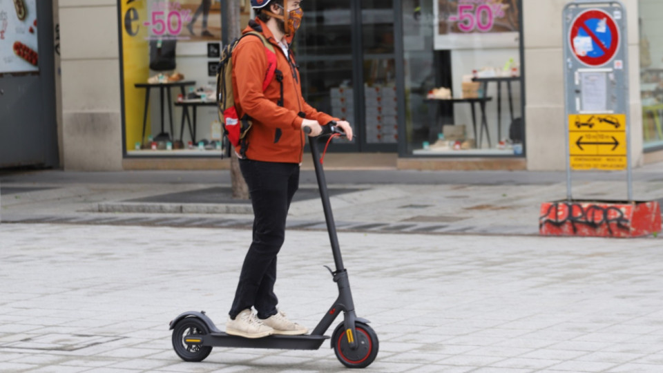 Près de Lyon : il tentait d’être embauché chez Amazon… tout en volant les trottinettes des employés