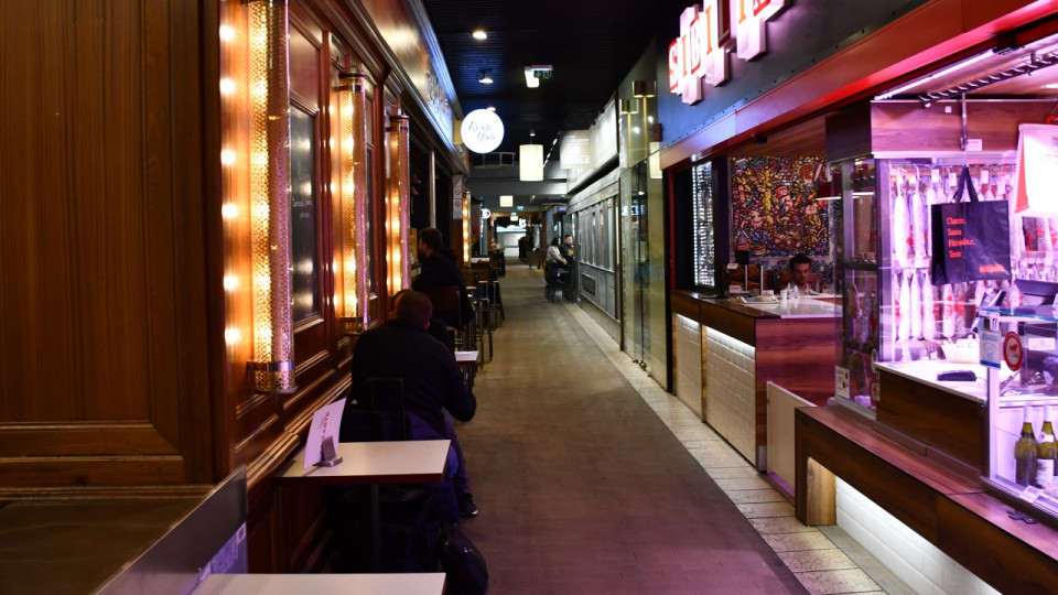 Lyon : un restaurant des Halles Paul-Bocuse ferme, des blattes découvertes