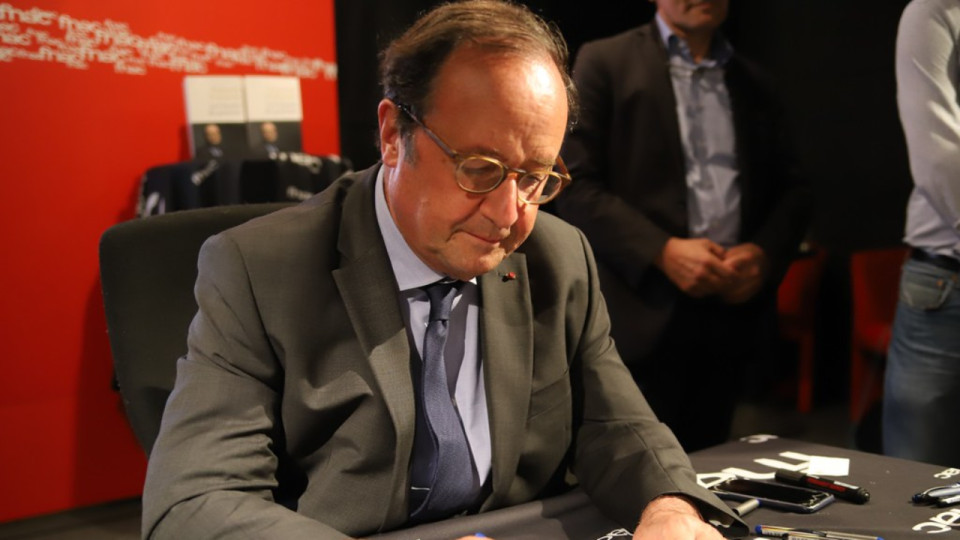 François Hollande en dédicace à Lyon