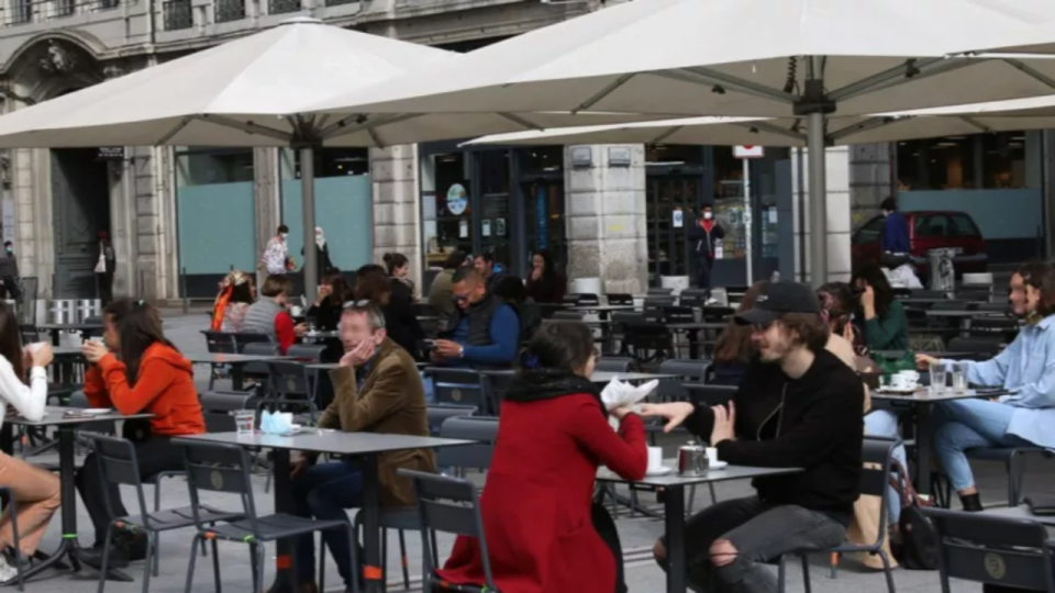 Lyon : fini l’apéro debout en terrasse, une nouvelle règle qui ne va pas plaire