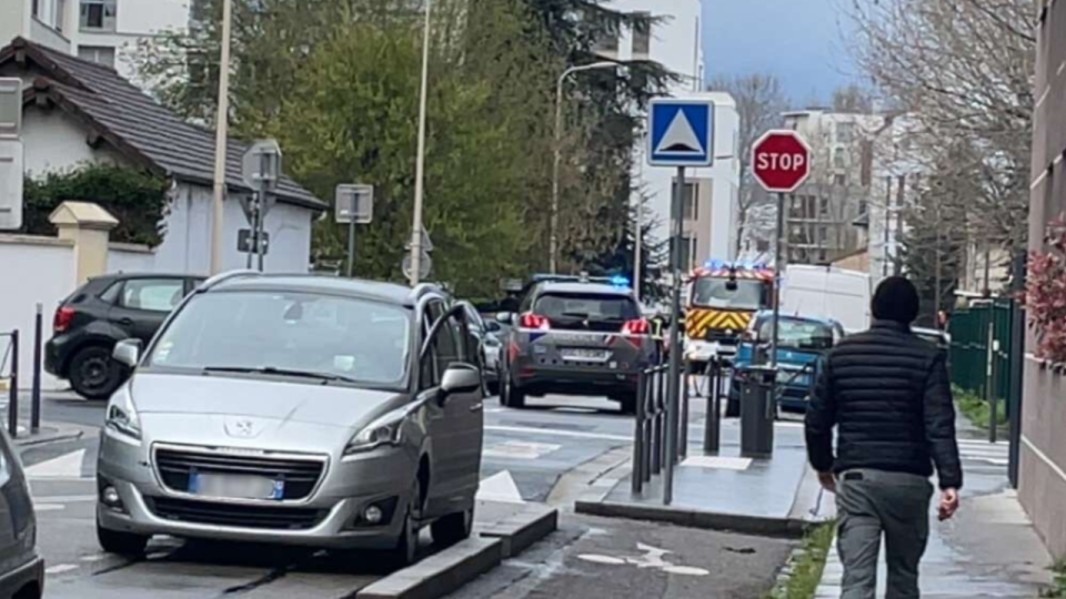 Lyon : la police et les pompiers mobilisés pour un incendie au pied d’un immeuble
