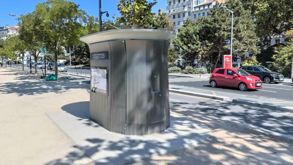 Lyon : une enquête en cours après une alerte pour viol dans des toilettes publiques