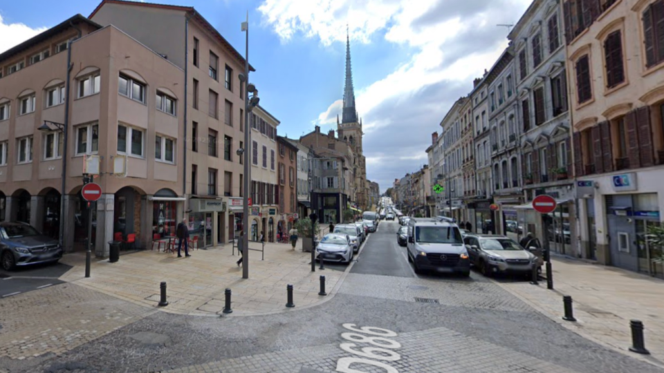 Près de Lyon : coup de couteau à la gorge en pleine rue Nat', panique à Villefranche-sur-Saône