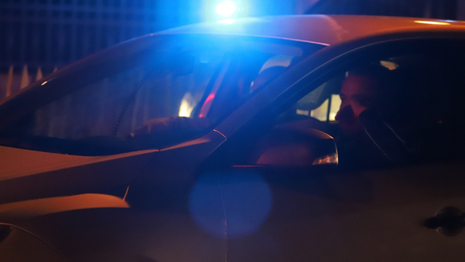 Tirs en pleine rue à Vaulx-en-Velin : deux jeunes blessés après un différend routier ?