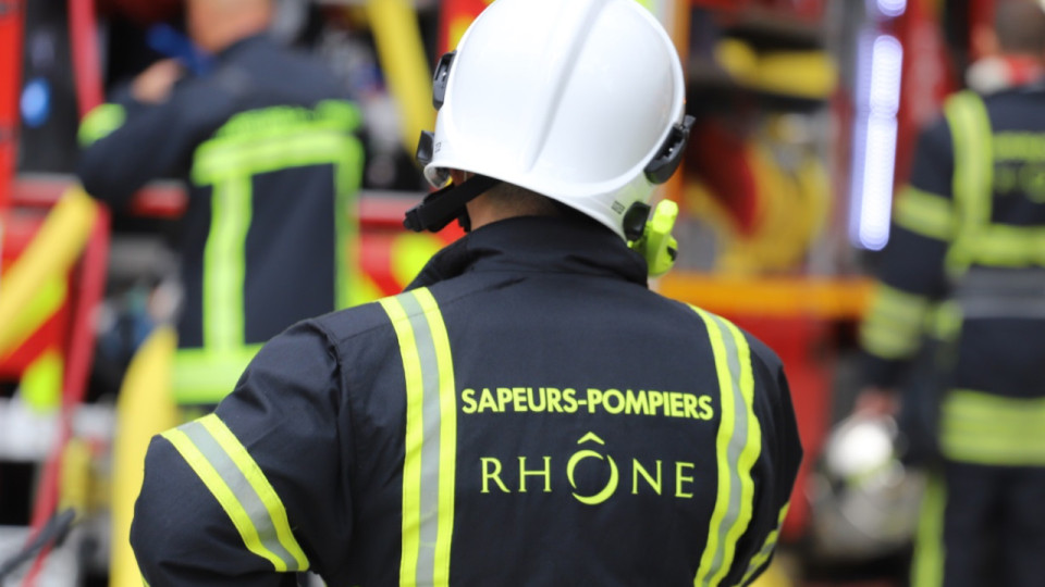 Voitures en feu à l’entrée d'un bois à Givors : un week-end marqué par les flammes