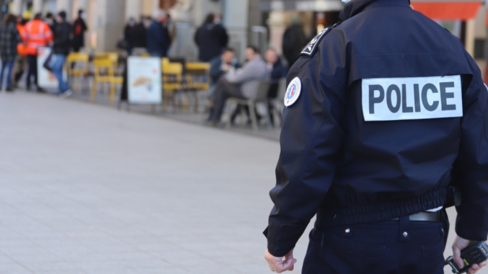 La victime résiste, les deux voleurs la passent à tabac dans les rues de Lyon