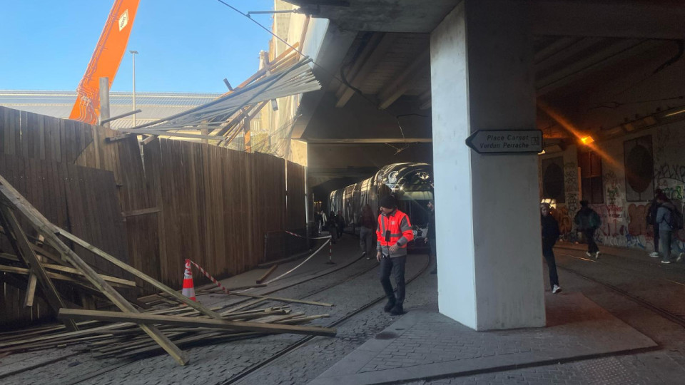 Lyon : une palissade s'effondre, le trafic des tramways interrompu à Perrache