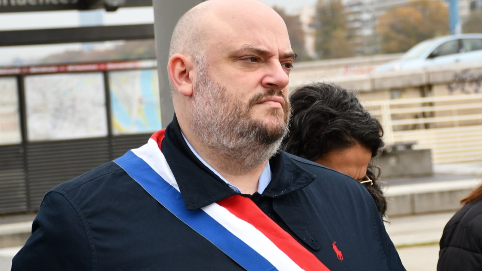 Affaire Lyon 2 : le sénateur écologiste Thomas Dossus apporte son soutien à la présidente de l'université