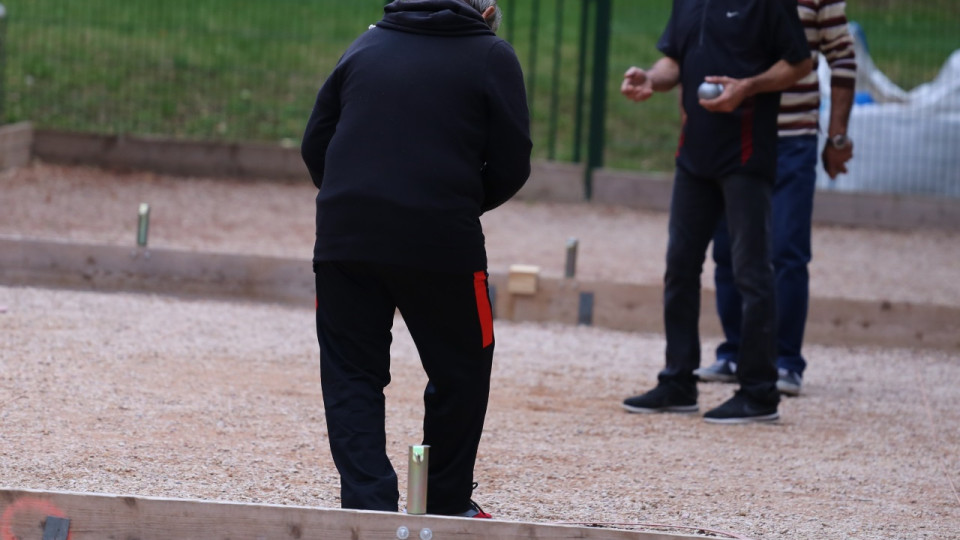 Le tournoi de pétanque près de Lyon s'était fini en passage à tabac par des gens du voyage : jusqu'à un an de prison pour le frère bagarreur