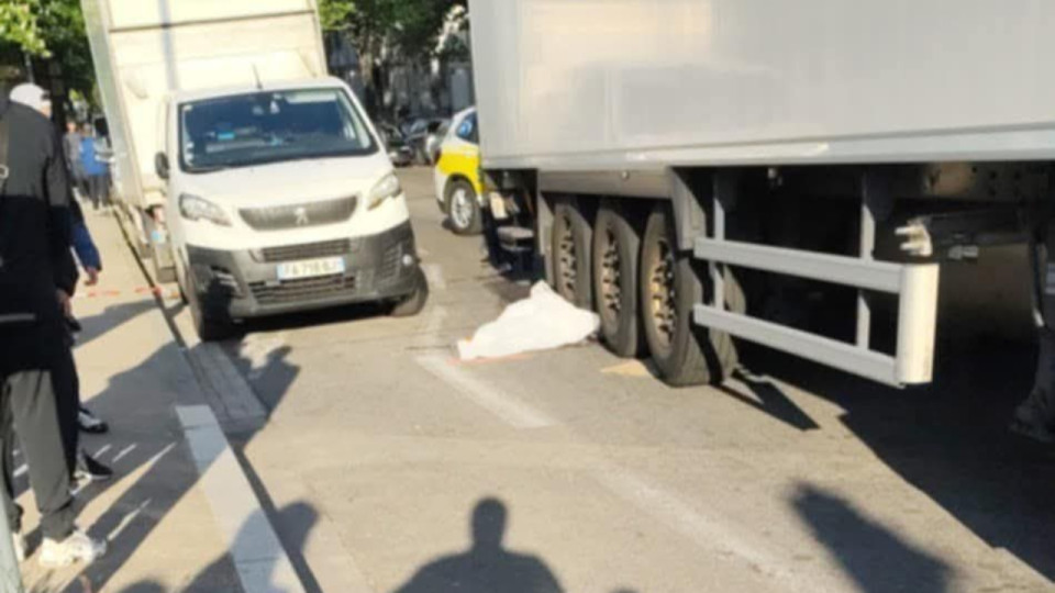 Près de Lyon : un homme à trottinette termine sous un camion, stupeur à Vénissieux