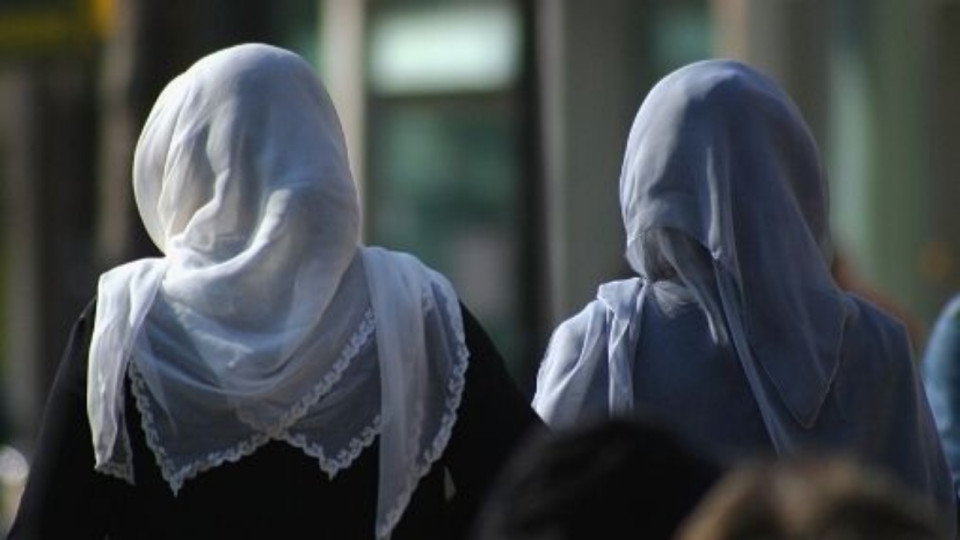 Enquête ouverte à Lyon : le voile d'une femme musulmane aurait été arraché par un individu à la Part-Dieu